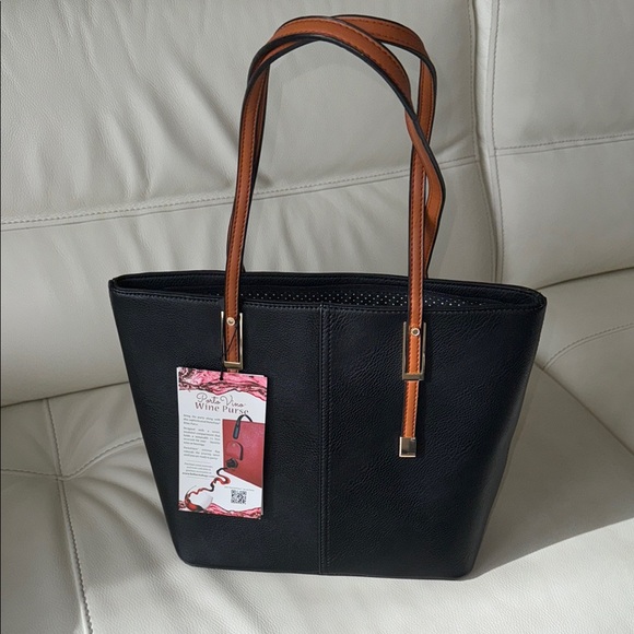 PortoVino Wine Fashionable Purse With Hidden Insulated Compartment‎ For Wine